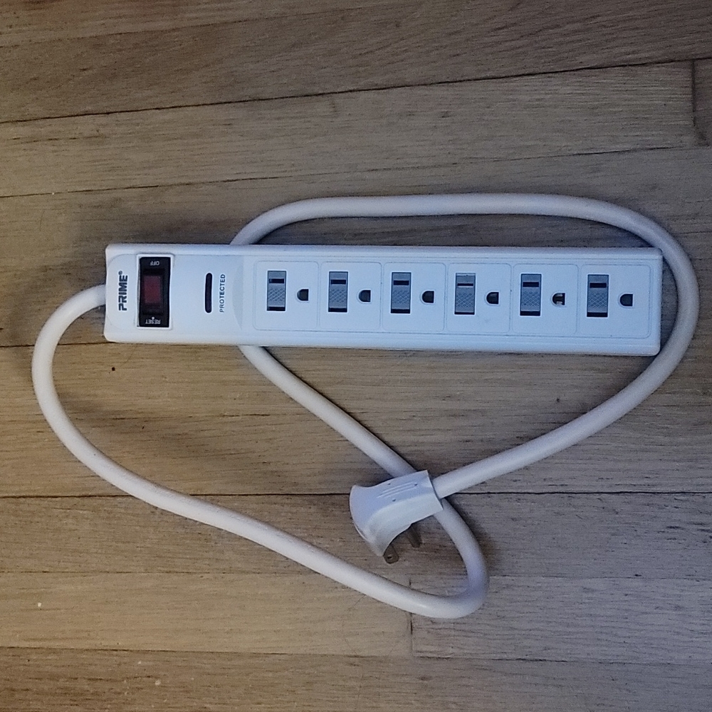 PRIME POWER STRIP W/ 6 OUTLETS- SEE PICS